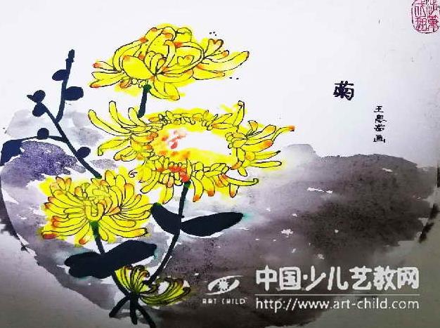 画菊贵在“笔不周而意周”