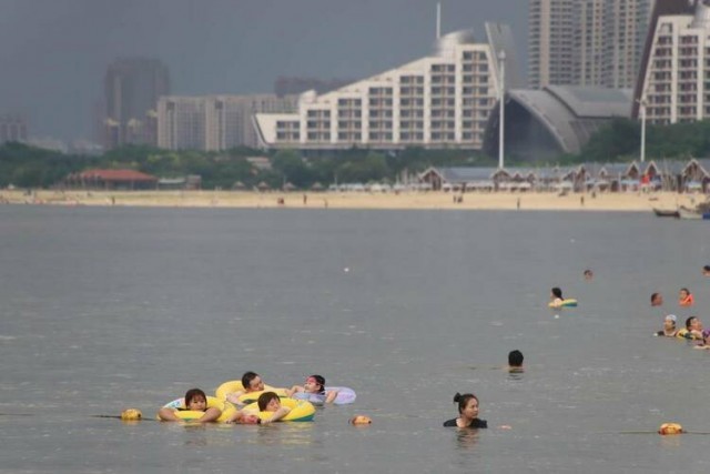 辽宁：夏日迷人海岸