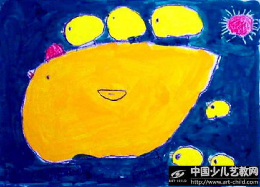 如何处理儿童画中“夸张比例”与写实需求的关系？