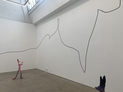 《怒宠》 119×60×28cm&nbsp;铸铝喷漆 2021 
