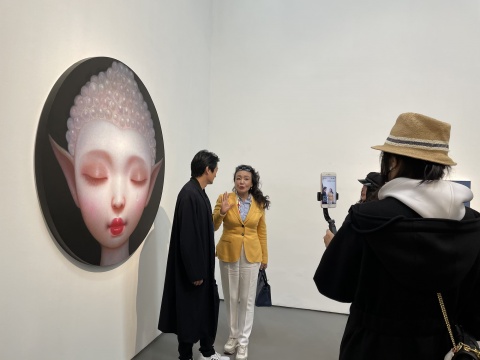 程昕东国际当代艺术空间负责人程昕东及收藏家张兰女士 