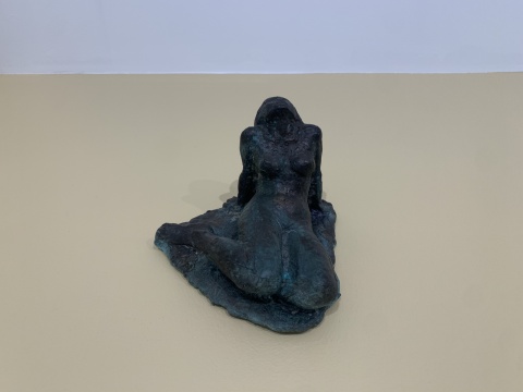 《仰头少女》&nbsp;13×19×18cm&nbsp; 铜 1978 