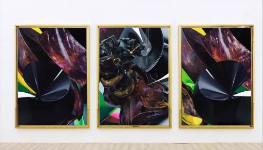 沈正麟&nbsp;《The best view of heaven is from hell 》&nbsp; 161×230cm×3&nbsp;布面油画&nbsp;&nbsp; 