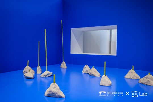 金雨 《虚心竹》 组合尺寸470 x 400 cm &nbsp;金属、陶瓷、机械装置&nbsp;2021 
