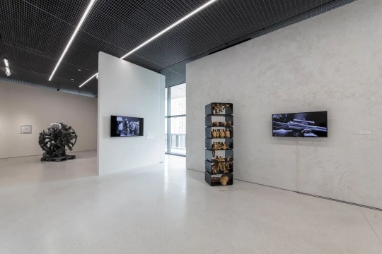 “激浪之城：世纪之交的艺术与上海”展览现场，UCCA Edge，2021 