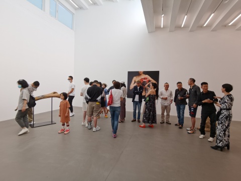 “路过人间” 开幕式 麦勒画廊现场 