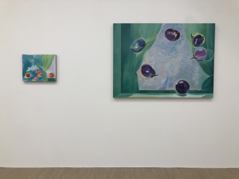 朱荧荧作品《回旋2》（左）50×40cm 布面油画 2021 《回旋1》（右）150×110cm 布面油画 2021 