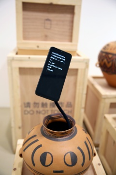 有趣的灵魂藏不住了，当代表情包大师张心一新展来了
