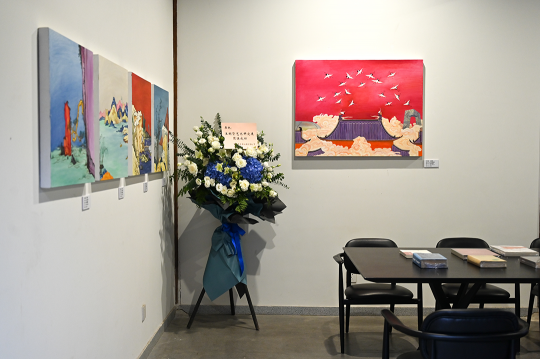贵宾室展出的小幅作品 