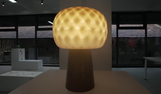 &nbsp;Studio KAE 《Plait竹编灯》 &nbsp;Φ220mm H300mm &nbsp; :玻璃&nbsp;&nbsp;2019&nbsp;