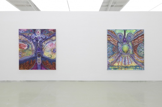 张季《花蝶;鬼面，欺诈》200×180cm 布面丙烯油画 2021 张季《花裙下的花苞开了花》200×180cm 布面丙烯油画 2021 