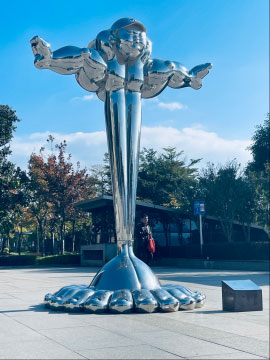高孝午 《Oh Yeah》 260×230×410cm 不锈钢 2007 