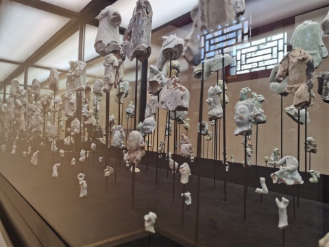 废料到艺术的转化：在王府中环看向阳关于过去、现在与未来的转换