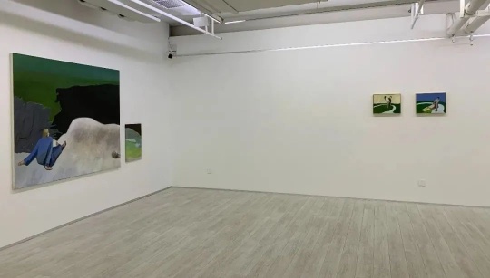 闫占城的画：不知道来自哪里的人，带着各种各样的帽子