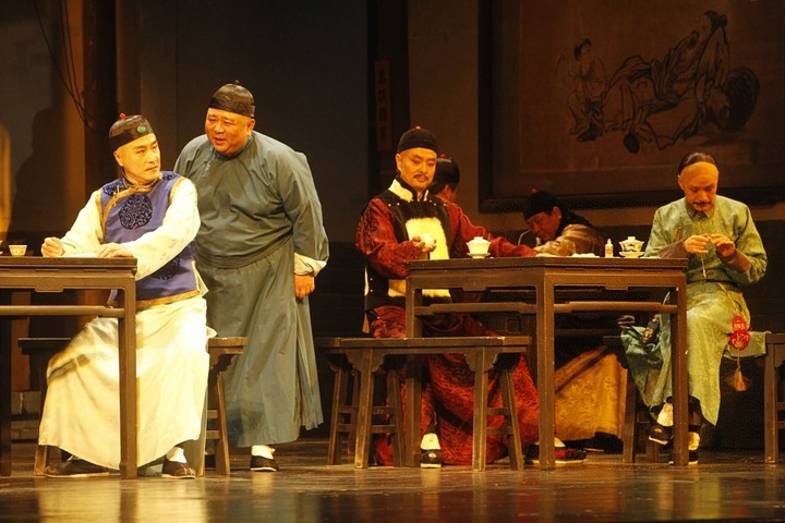2010年2月25日《茶馆》演出剧照。（资料照片）