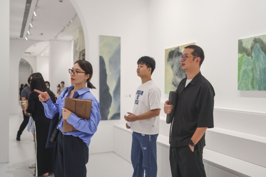 画屏艺术空间 “无意之意——杨沛霖个展” ，一声轻柔的召唤